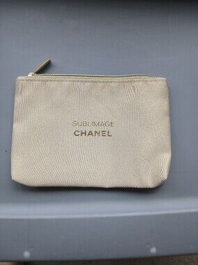 CHANEL Embroidered Floral Beige And Gold Cosmetic Pouch